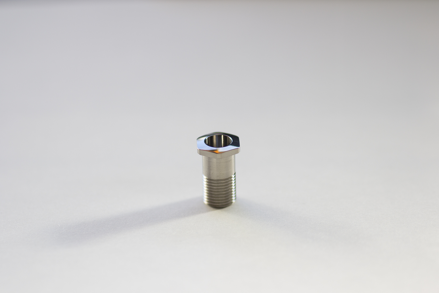 チタン加工　ギター部品　旋盤加工　バフ研磨　野方電機工業