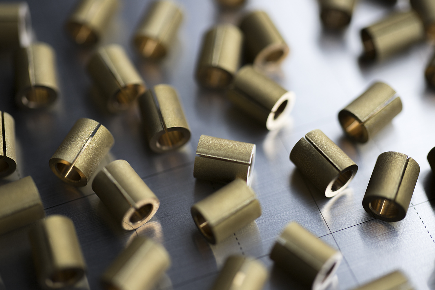 真鍮加工　金属加工　ワイヤーカット　野方電機