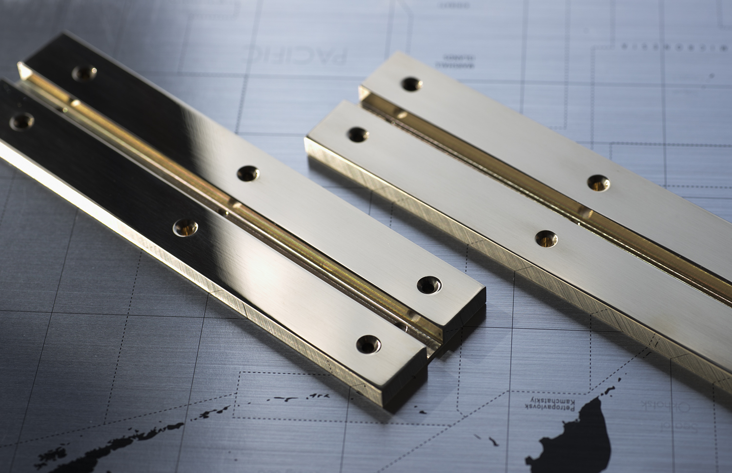 真鍮 真鍮部品 真鍮ペーパーホルダー 真鍮加工 金属加工 インテリア部品 おしゃれ 経年変化 町工場 １個から 野方電機工業