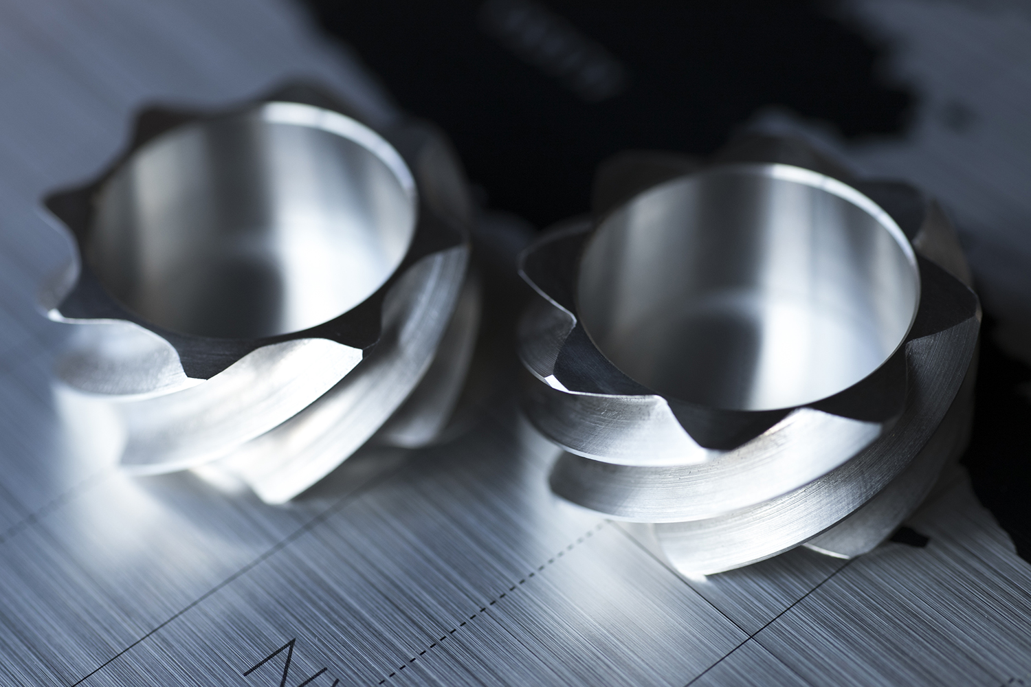 8条ネジ 多条ネジ ネジ ネジ製作 鉄加工 鉄部品 金属加工 部品加工 機械加工 部品製作 ネジ製作 旋盤加工 旋盤 nc旋盤 町工場 ものづくり 野方電機工業