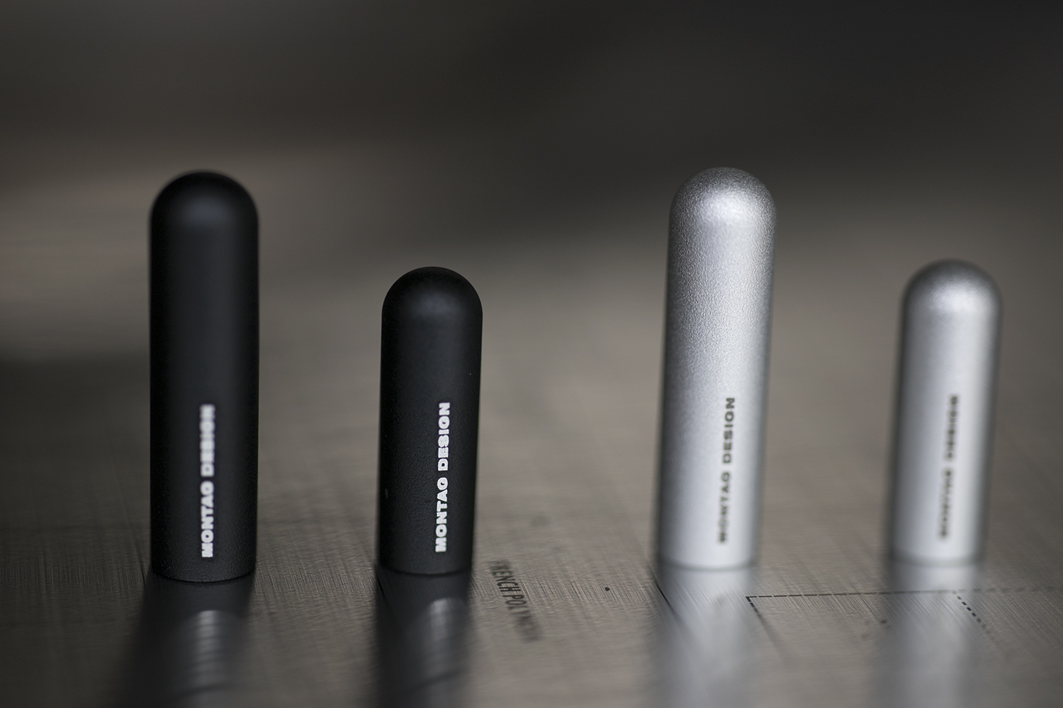 Dust Cap ダストキャップ オーディオマニア オーディオ沼 有線イヤホン イヤホン愛好家 イヤホンアクセサリー イヤホンジャック ジャックカバー 音質へのこだわり 音楽 音楽好き アルミ アルミ加工 アルマイト アルマイト加工 金属加工 ものづくり 町工場 野方電機工業 デザイン プロタクトデザイン