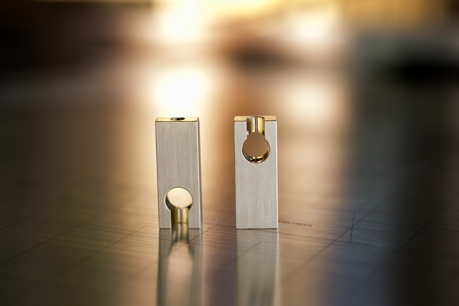 真鍮加工
真鍮製
エレキベース
スタインバーガー
エレキギター
ベース部品
ギター部品
楽器部品
復元部品
復元パーツ
金属加工
部品加工
部品製作
町工場
東京
中野区
野方
野方電機工業